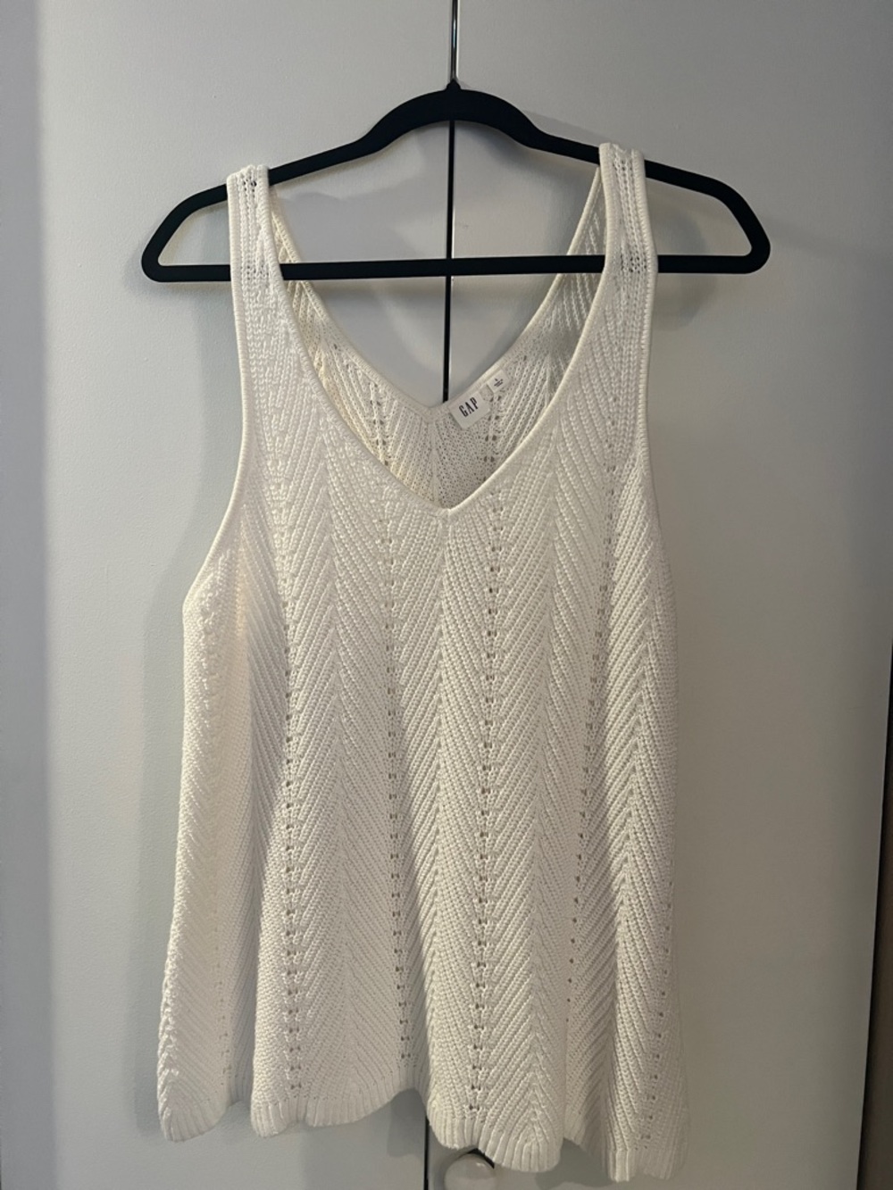 GAP Chevron sweater Knit V-Neck Tank Sz L